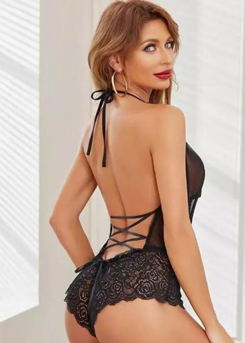 Elegant Lace Lingerie Set for Seductive Charms - Pionie