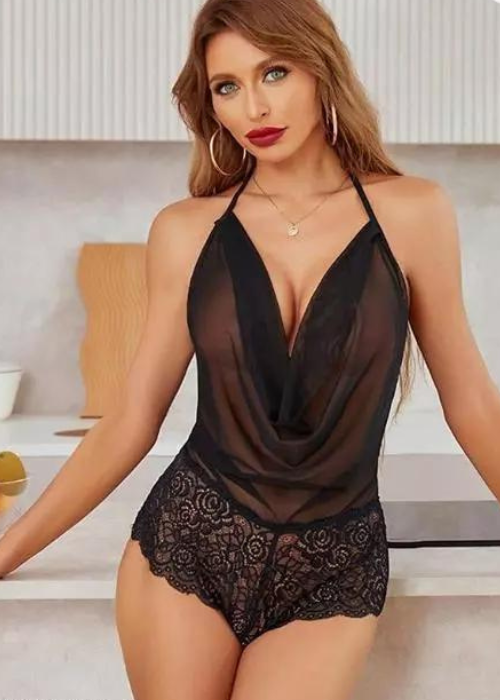 Elegant Lace Lingerie Set for Seductive Charms - Pionie