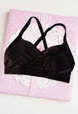 Snazzy Criss -Cross Black  Padded Sports Bra - Pionie